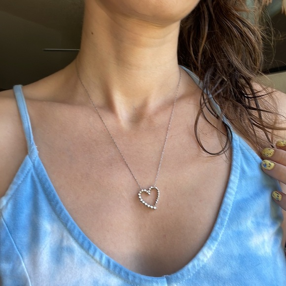 14k Diamond Heat Necklace - Picture 10 of 11